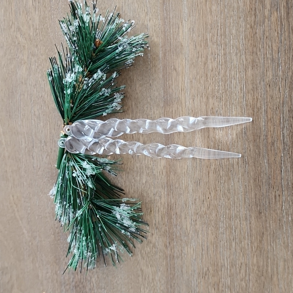 Acrylic Christmas Icicle ornaments Set of 22 pieces - Picture 2 of 5